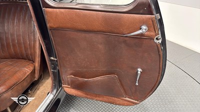 Lot 12 - 1948 MORRIS