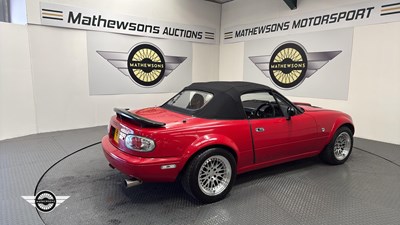 Lot 305 - 1991 EUNOS ROADSTER