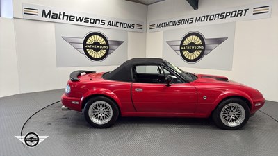 Lot 305 - 1991 EUNOS ROADSTER