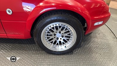Lot 305 - 1991 EUNOS ROADSTER