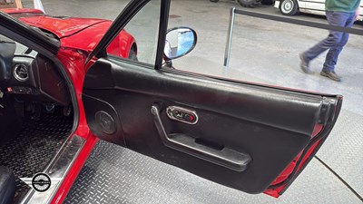 Lot 305 - 1991 EUNOS ROADSTER