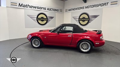 Lot 305 - 1991 EUNOS ROADSTER