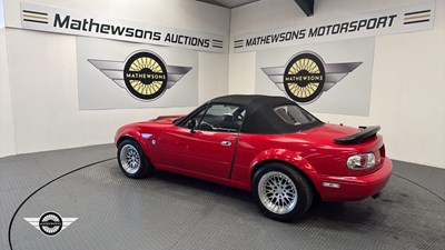Lot 305 - 1991 EUNOS ROADSTER