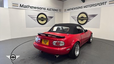 Lot 305 - 1991 EUNOS ROADSTER