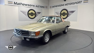 Lot 26 - 1982 MERCEDES 380 SL AUTO