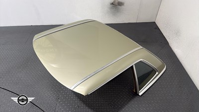 Lot 26 - 1982 MERCEDES 380 SL AUTO