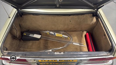 Lot 26 - 1982 MERCEDES 380 SL AUTO