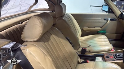 Lot 26 - 1982 MERCEDES 380 SL AUTO