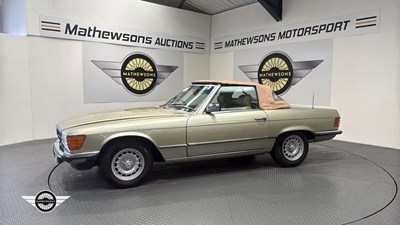 Lot 26 - 1982 MERCEDES 380 SL AUTO