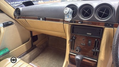 Lot 26 - 1982 MERCEDES 380 SL AUTO