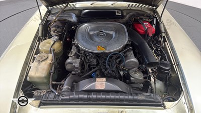 Lot 26 - 1982 MERCEDES 380 SL AUTO