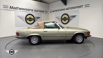 Lot 26 - 1982 MERCEDES 380 SL AUTO
