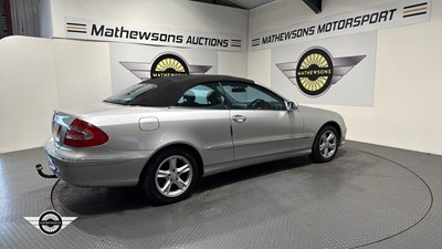 Lot 32 - 2005 MERCEDES CLK 240 AVANTGARDE