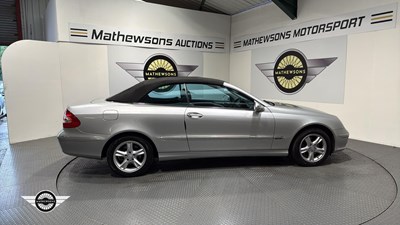 Lot 32 - 2005 MERCEDES CLK 240 AVANTGARDE