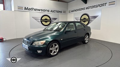 Lot 8 - 2000 LEXUS IS200 SE