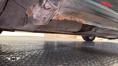 Lot 8 - 2000 LEXUS IS200 SE
