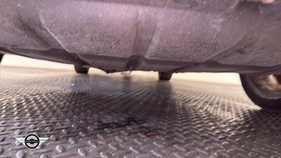 Lot 8 - 2000 LEXUS IS200 SE