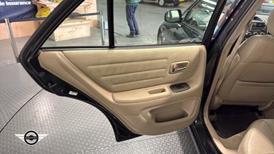 Lot 8 - 2000 LEXUS IS200 SE