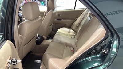 Lot 8 - 2000 LEXUS IS200 SE