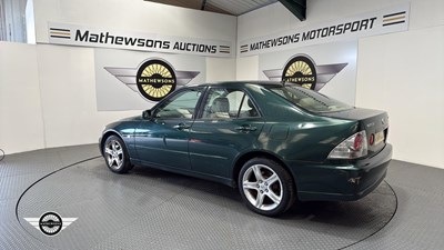 Lot 8 - 2000 LEXUS IS200 SE