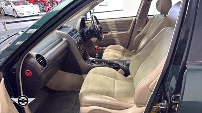 Lot 8 - 2000 LEXUS IS200 SE