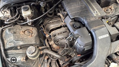Lot 8 - 2000 LEXUS IS200 SE