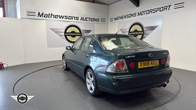 Lot 8 - 2000 LEXUS IS200 SE