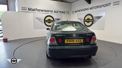 Lot 8 - 2000 LEXUS IS200 SE