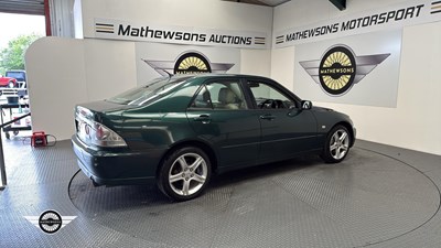 Lot 8 - 2000 LEXUS IS200 SE