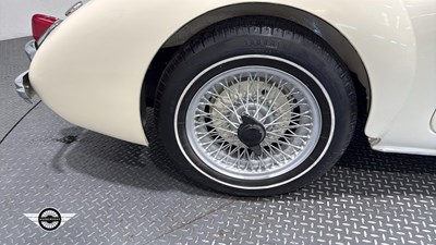 Lot 48 - 1957 MG ROADSTER