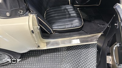Lot 48 - 1957 MG ROADSTER