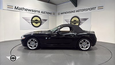 Lot 58 - 2004 BMW Z4 2.2I SE