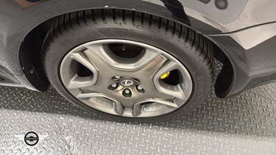 Lot 64 - 2006 LEXUS SC 430 AUTO