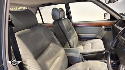Lot 390 - 1985 FORD GRANADA GHIA X AUTO