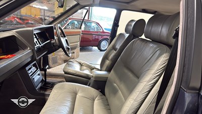 Lot 390 - 1985 FORD GRANADA GHIA X AUTO