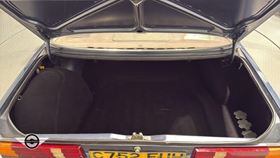 Lot 390 - 1985 FORD GRANADA GHIA X AUTO