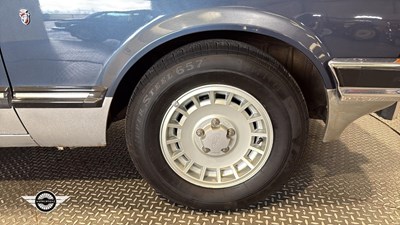 Lot 390 - 1985 FORD GRANADA GHIA X AUTO