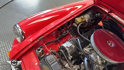Lot 124 - 1977 MG B