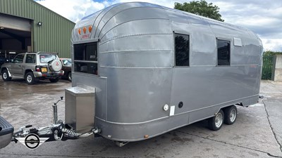 Lot 254 - AVION T-21 CARAVAN
