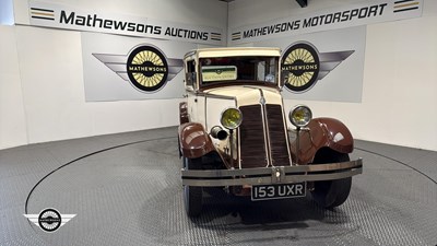 Lot 299 - 1931 RENAULT MODEL MONO 6 SALOON TYPE RY2