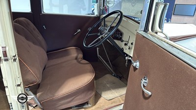 Lot 299 - 1931 RENAULT MODEL MONO 6 SALOON TYPE RY2