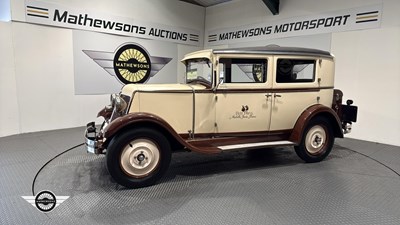 Lot 299 - 1931 RENAULT MODEL MONO 6 SALOON TYPE RY2