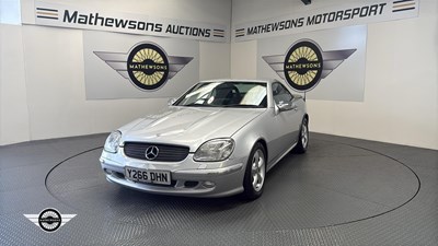 Lot 322 - 2001 MERCEDES 320 SLK V6