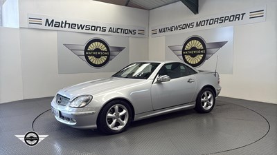 Lot 322 - 2001 MERCEDES 320 SLK V6