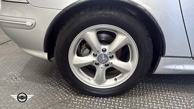 Lot 322 - 2001 MERCEDES 320 SLK V6