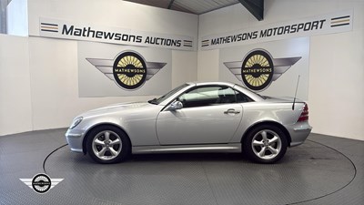 Lot 322 - 2001 MERCEDES 320 SLK V6