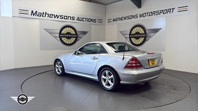Lot 322 - 2001 MERCEDES 320 SLK V6