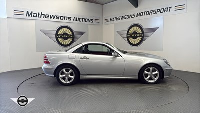 Lot 322 - 2001 MERCEDES 320 SLK V6