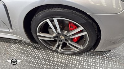Lot 394 - 2009 PORSCHE PANAMERA S