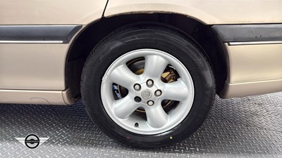 Lot 426 - 2000 VAUXHALL OMEGA ELITE V6 AUTO